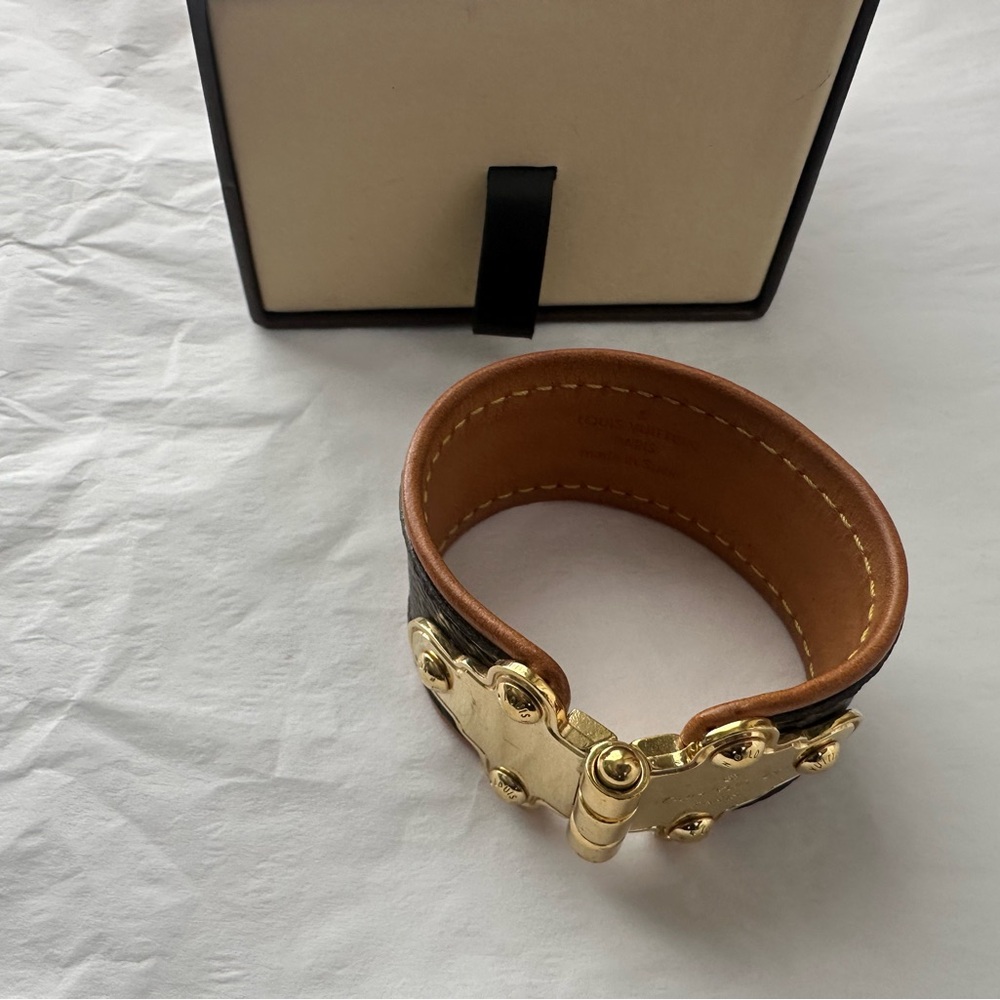 Louis Vuitton Black and Gold Cuff Bracelet - Picture 2 of 6